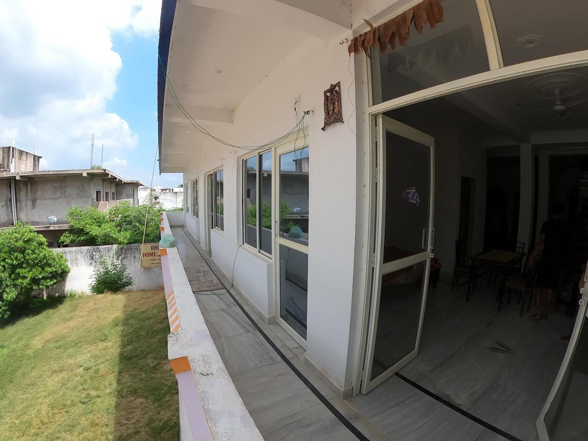 Karma Hostel Khajurāho Extérieur photo